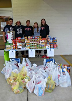 Shaler Area varsity athletes organize food drive to benefit district Backpack Initiative