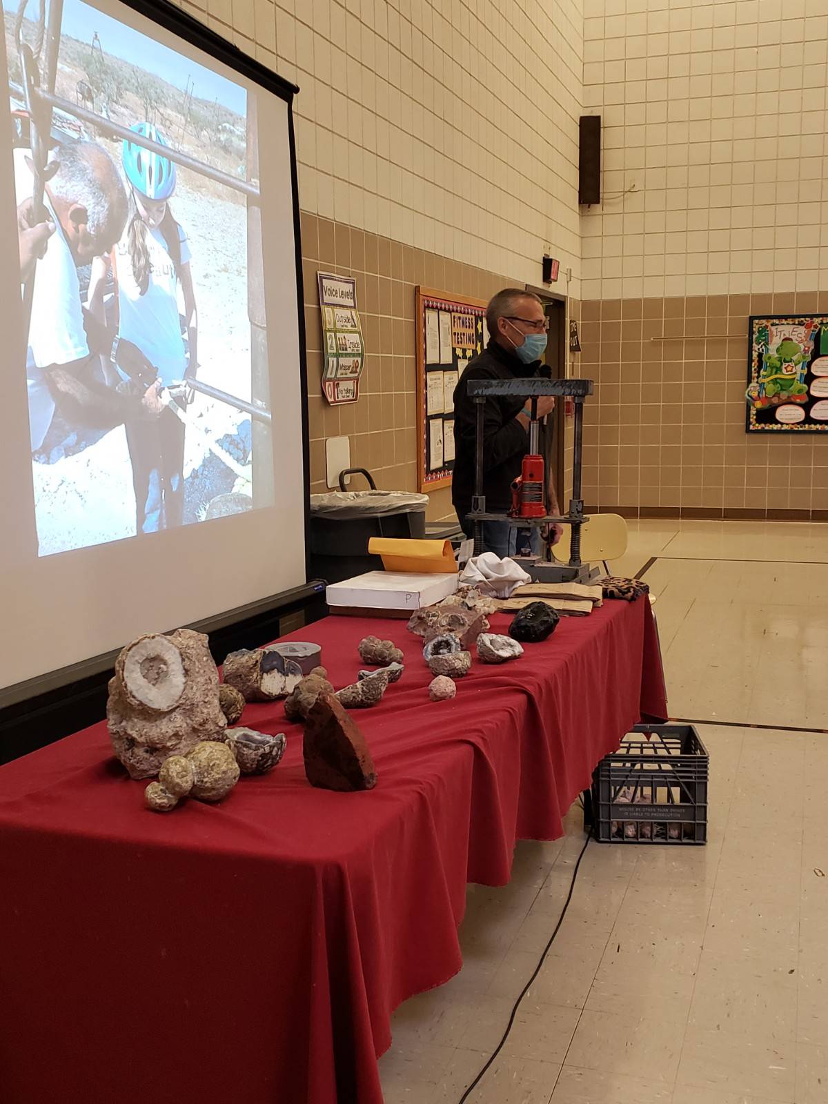 3rd grade learning about Geodes with Mr. "Geode" Jeff Smith