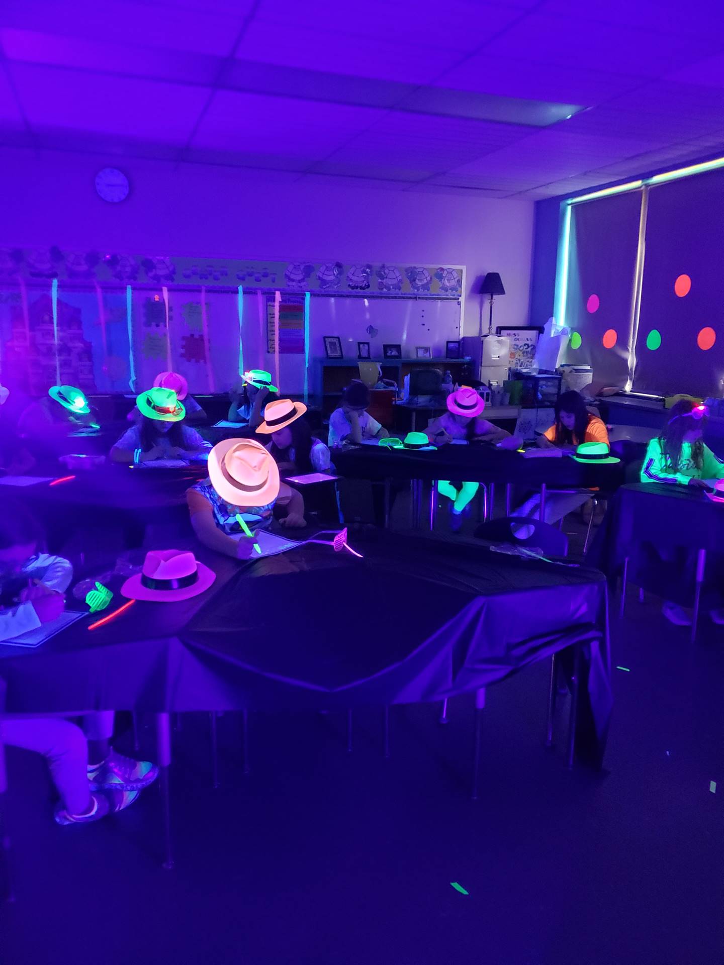 3B earns a Glow day by completing their Reading challenge