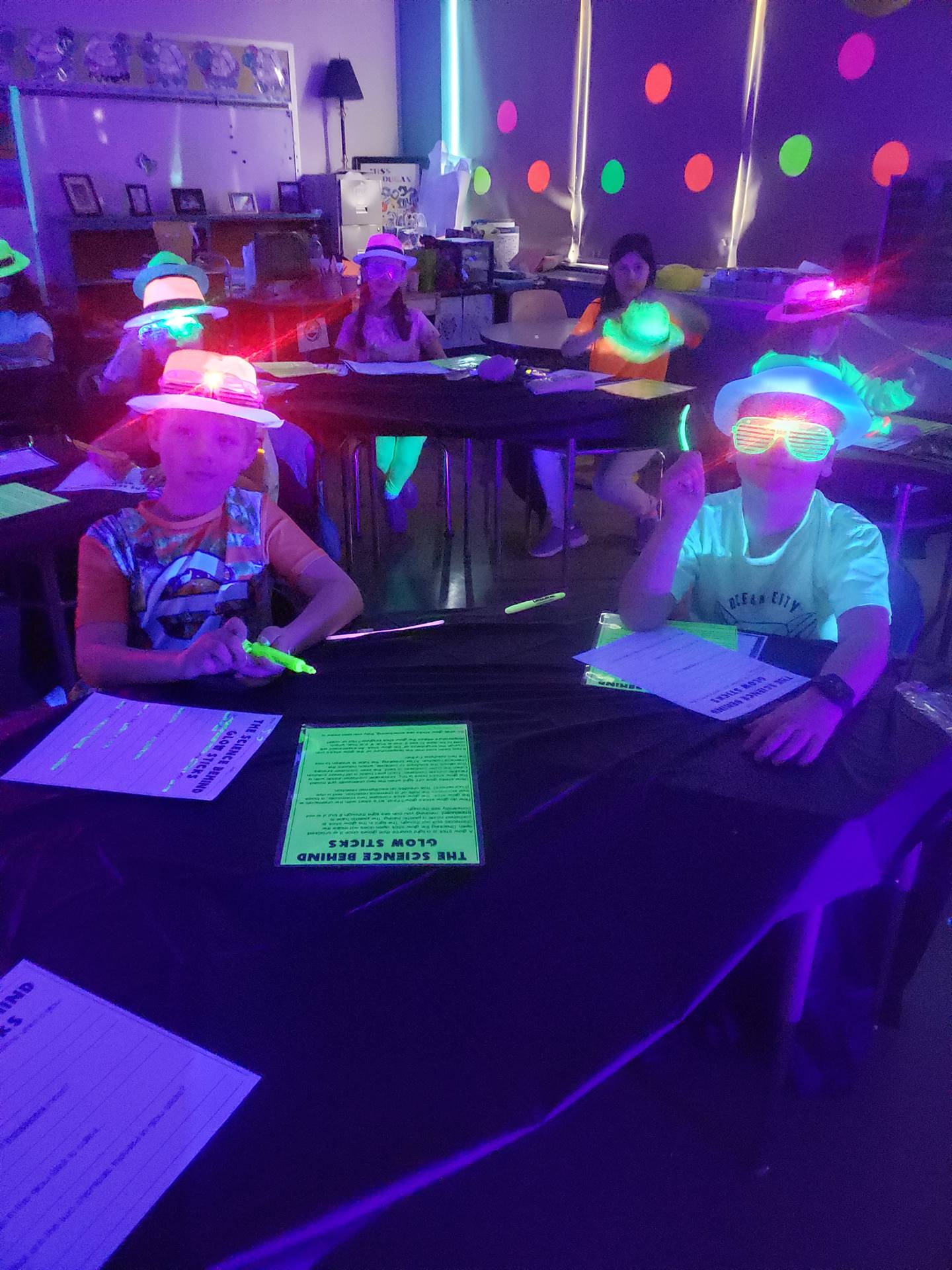 3B earns a Glow day by completing their Reading challenge
