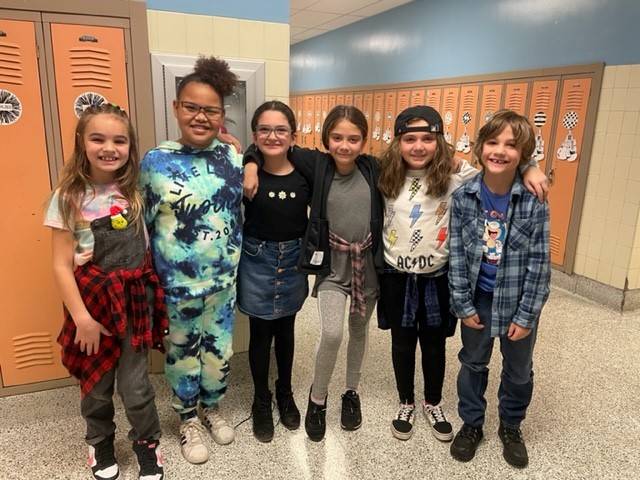3rd grade is going "Retro" for 90th day of school